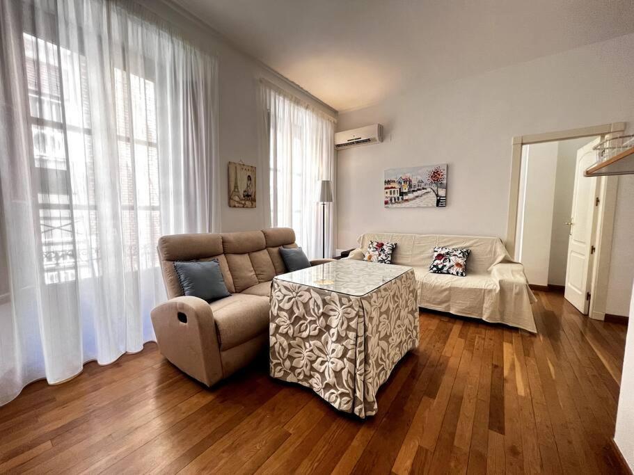 Apartamento Muy Centrico En Granada Ngoại thất bức ảnh